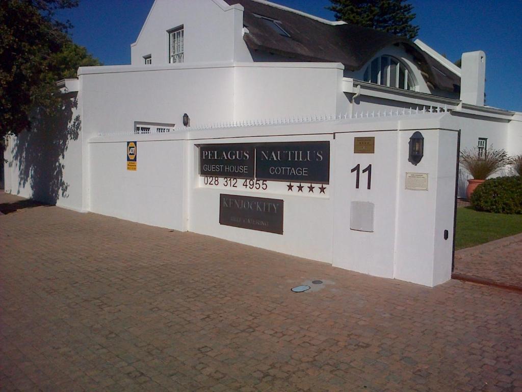 Kenjockity Self Catering Apartments Hermanus Buitenkant foto